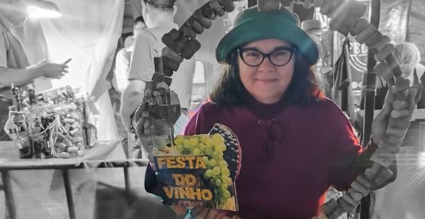 *Poemas de Cristiane Grando sobre uvas e vinhos*