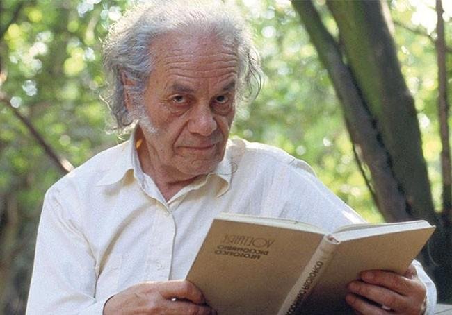 Retrato de Nicanor Parra, autor chileno de antipoesia