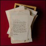 manuscritos e livros antigos representando a poesia no Ver-O-Poema