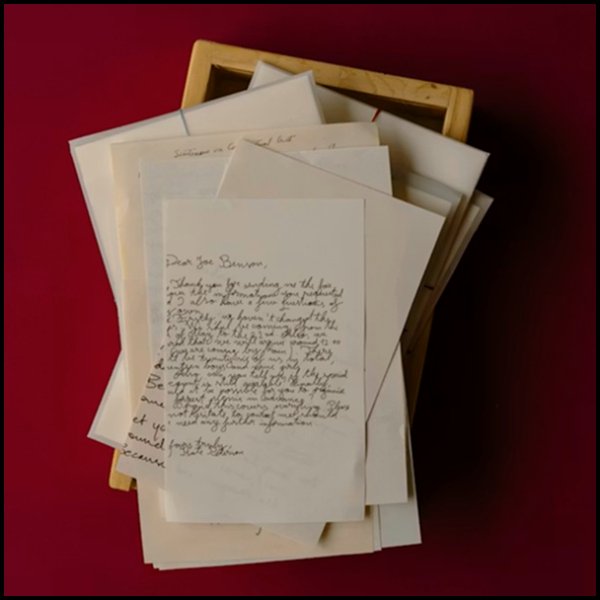 manuscritos e livros antigos representando a poesia no Ver-O-Poema